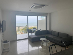 Fantastic 1 bedroom Apartment, direct Beach access in the best area in Cartagena
